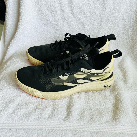 Vans customs ultra range - Picture 9 of 12